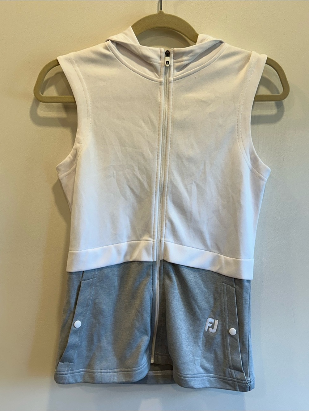 FootJoy Women's Double Layer Hooded Full-Zip Golf Vest in white heather grey XS